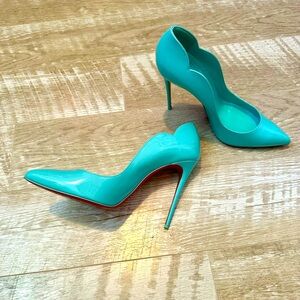 Christian Louboutin Bermuda Hot Chick 100